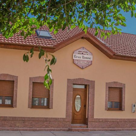 Oros House Apartmanhaz Orosháza Exteriör bild