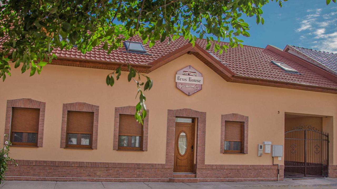 Oros House Apartmanhaz Orosháza Exteriör bild
