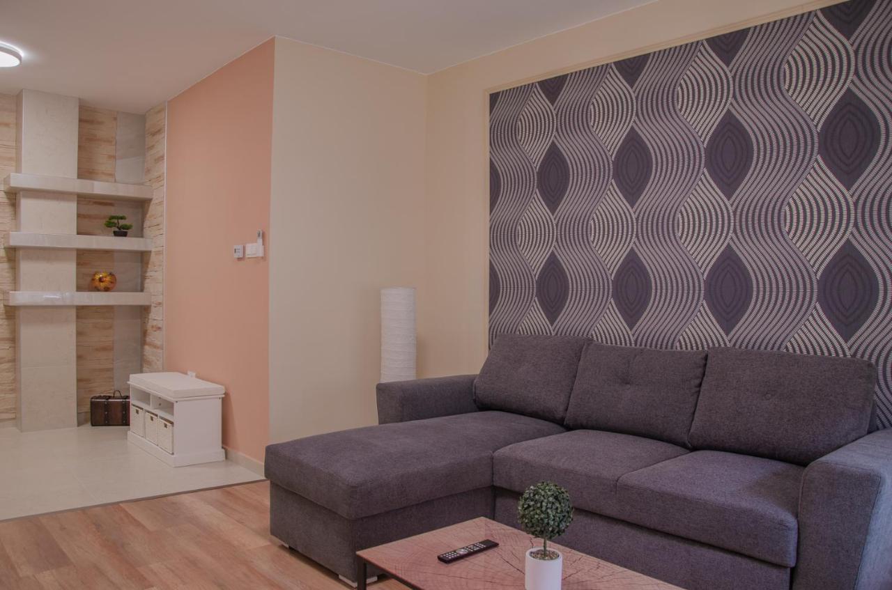 Oros House Apartmanhaz Orosháza Exteriör bild