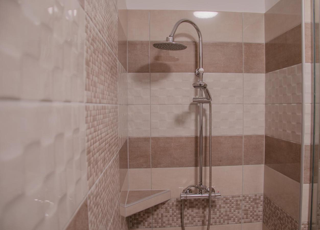 Oros House Apartmanhaz Orosháza Exteriör bild