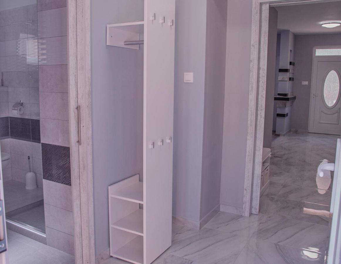 Oros House Apartmanhaz Orosháza Exteriör bild