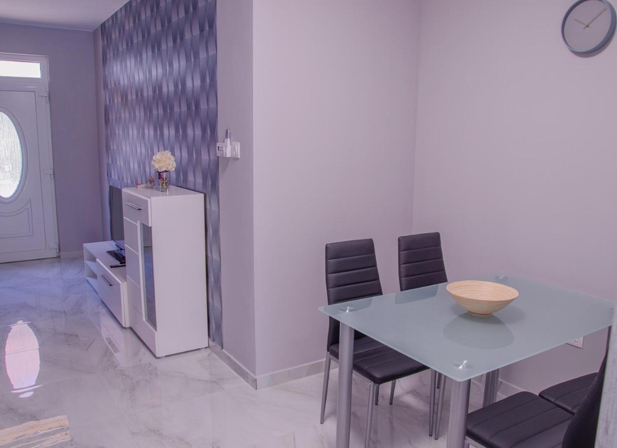 Oros House Apartmanhaz Orosháza Exteriör bild