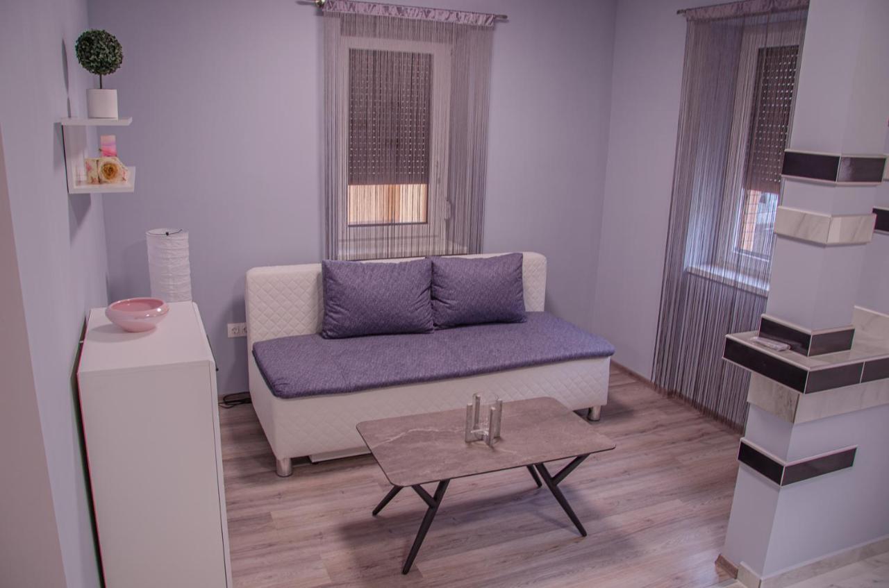 Oros House Apartmanhaz Orosháza Exteriör bild