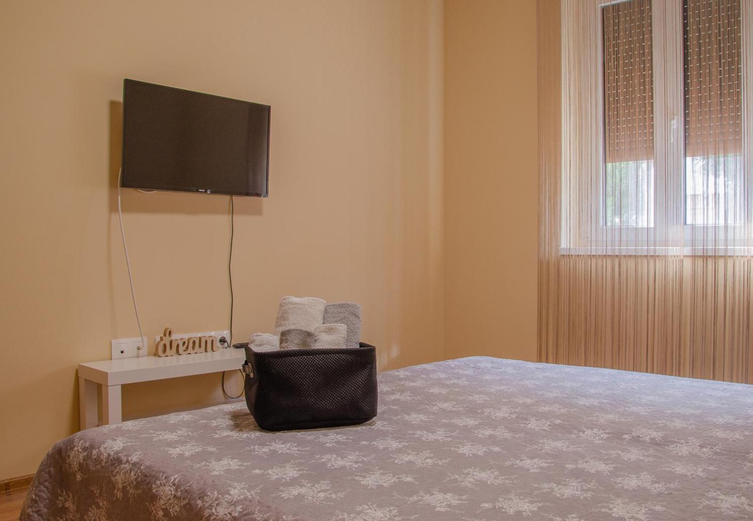 Oros House Apartmanhaz Orosháza Exteriör bild