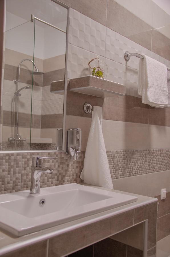 Oros House Apartmanhaz Orosháza Exteriör bild