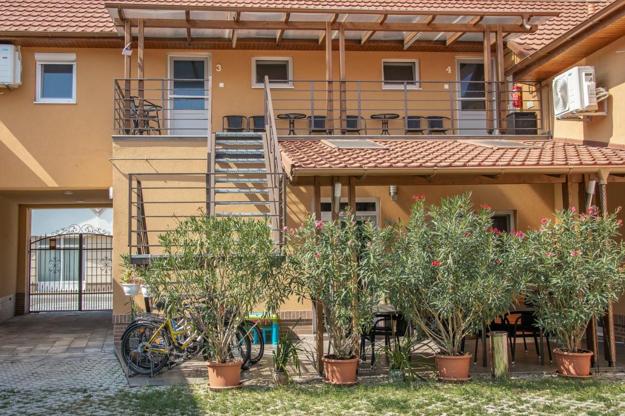 Oros House Apartmanhaz Orosháza Exteriör bild