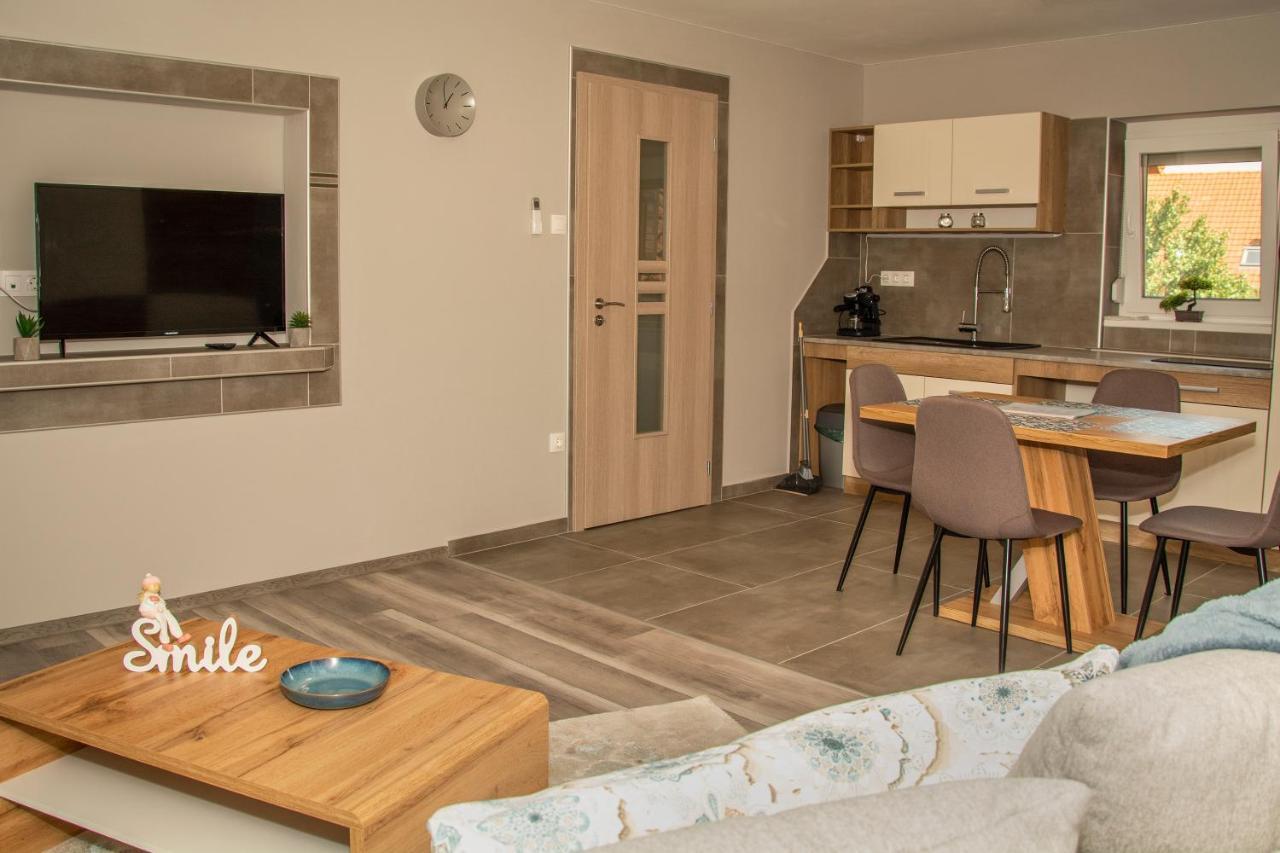Oros House Apartmanhaz Orosháza Exteriör bild