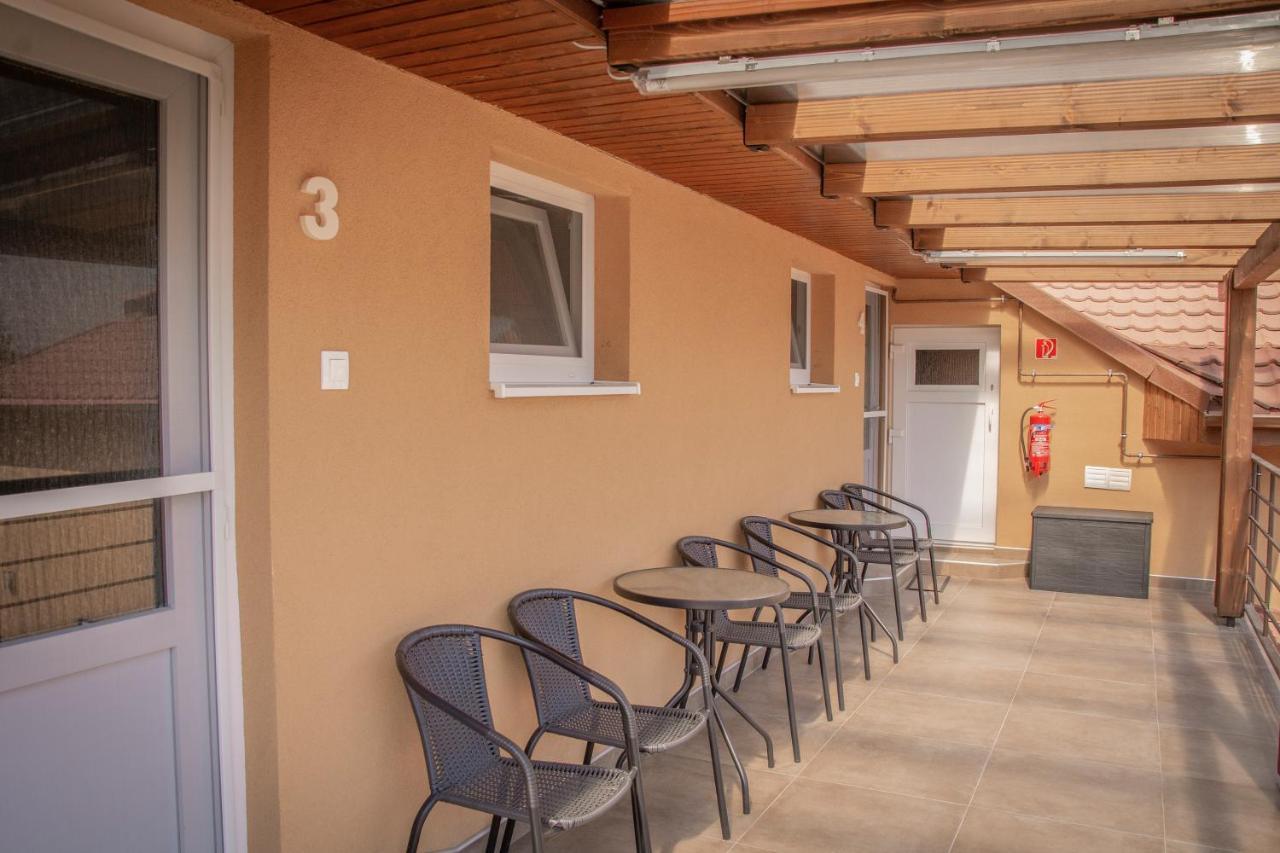Oros House Apartmanhaz Orosháza Exteriör bild