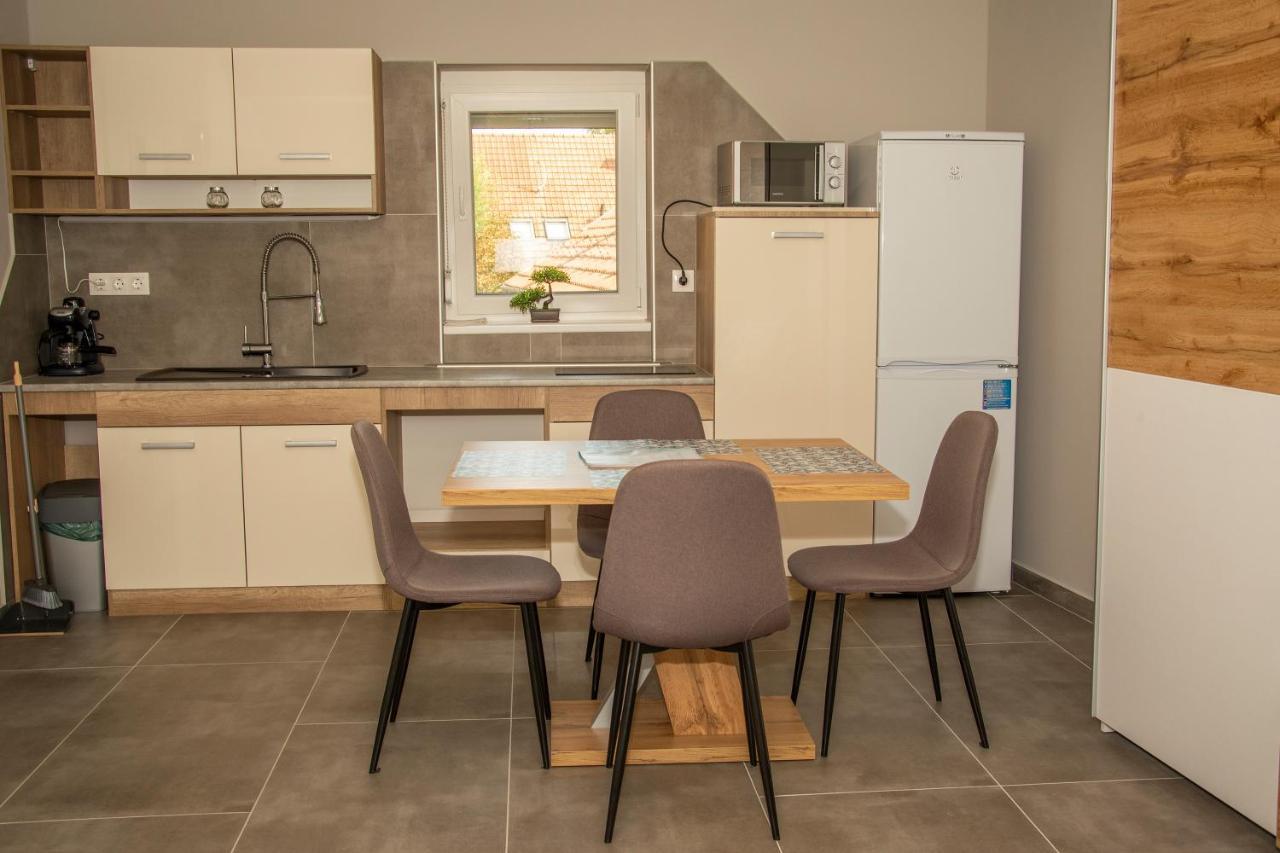 Oros House Apartmanhaz Orosháza Exteriör bild