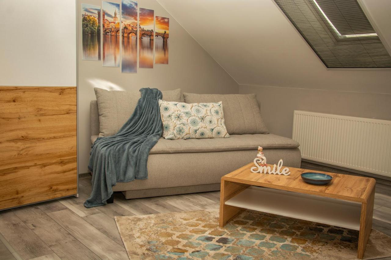 Oros House Apartmanhaz Orosháza Exteriör bild