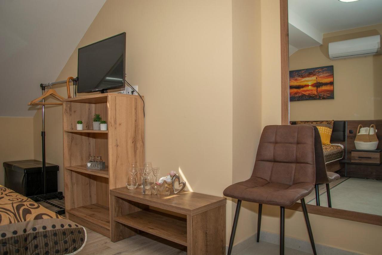 Oros House Apartmanhaz Orosháza Exteriör bild