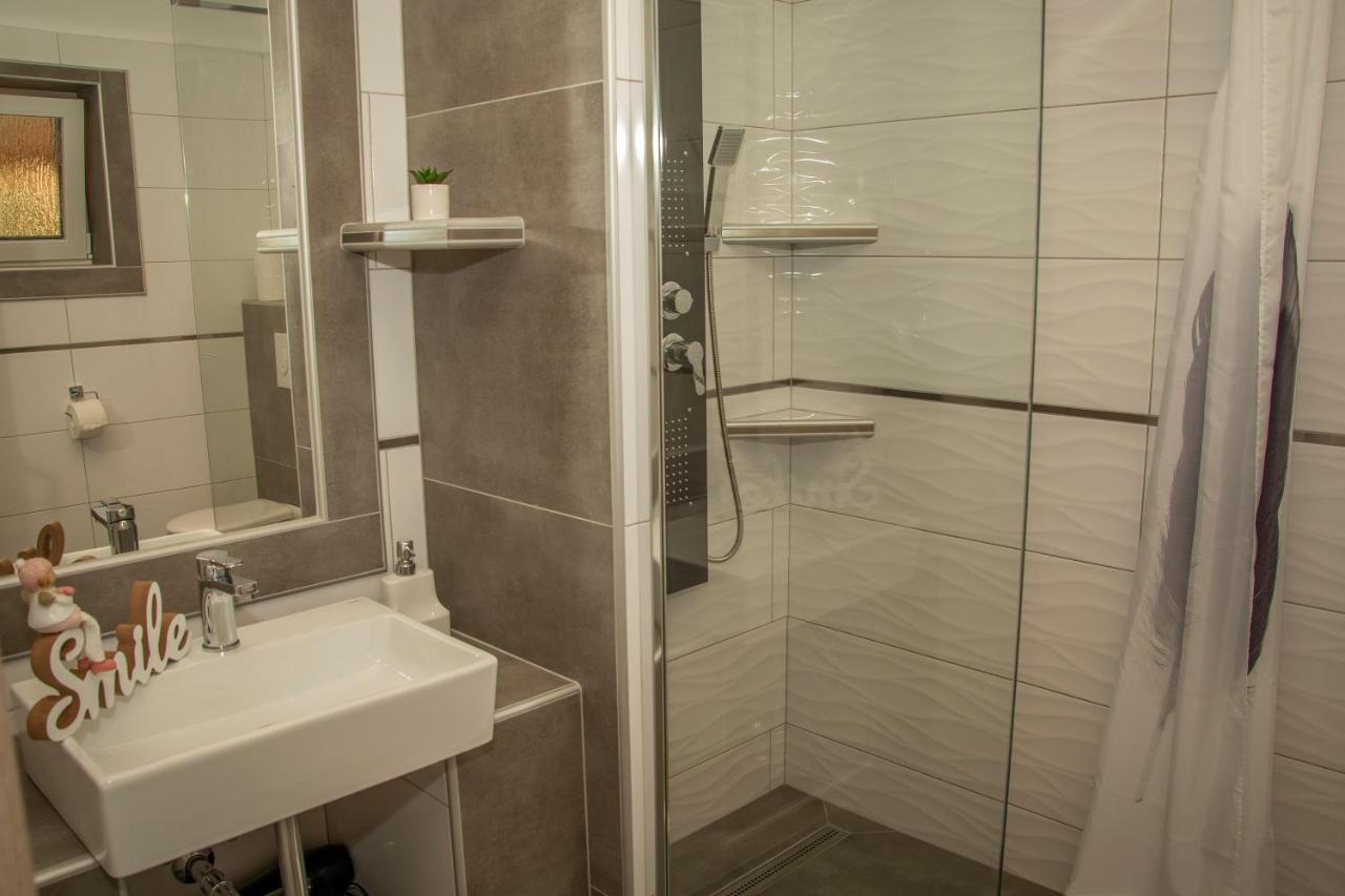 Oros House Apartmanhaz Orosháza Exteriör bild