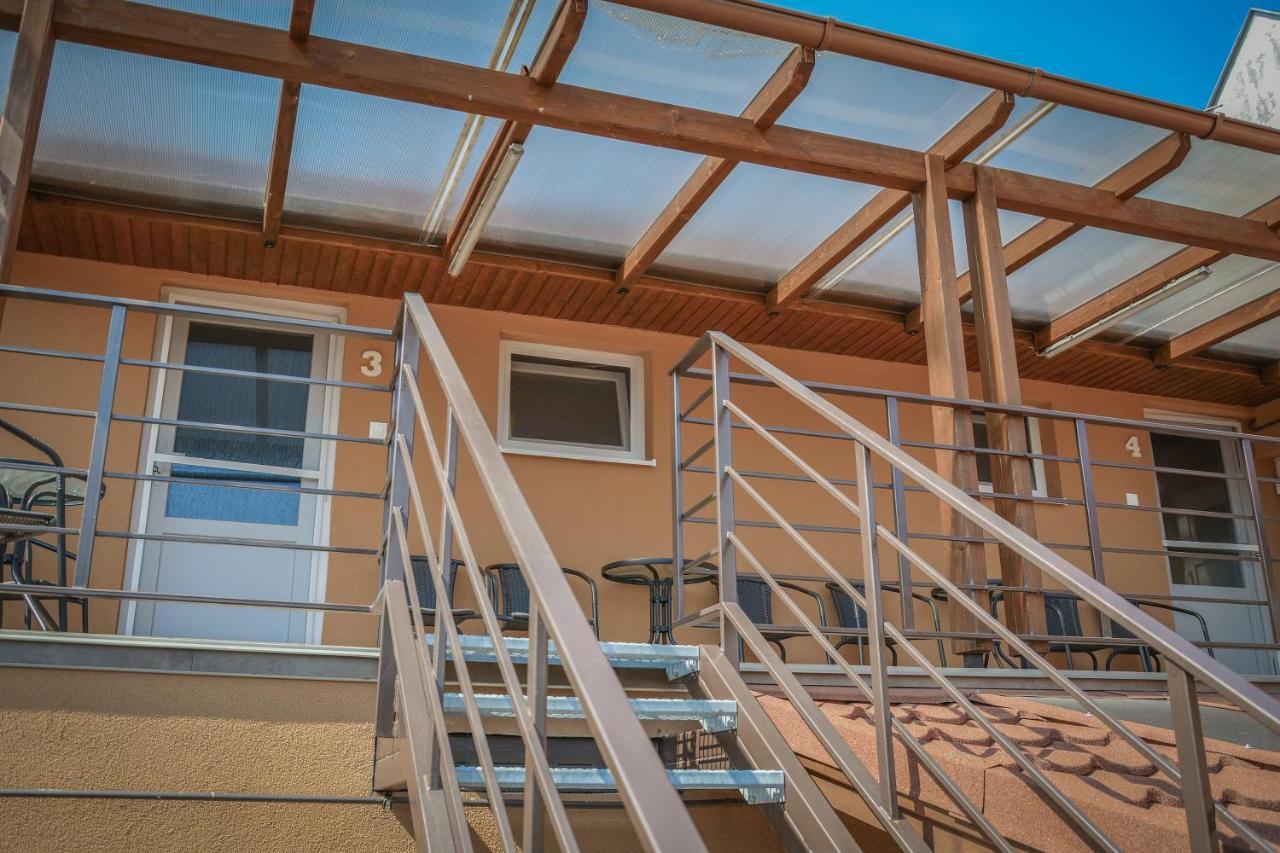 Oros House Apartmanhaz Orosháza Exteriör bild