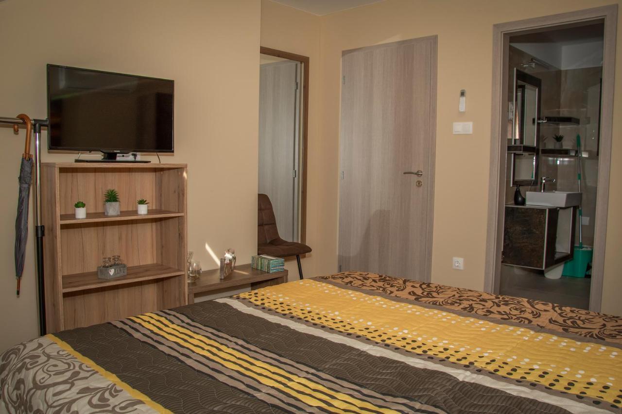 Oros House Apartmanhaz Orosháza Exteriör bild